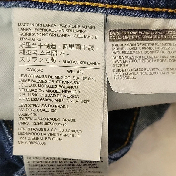 Levi Strauss Jean Shorts - Picture 6 of 9